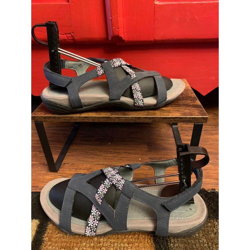 Jambu Jsport Size 9 Blue Floral Strappy Sandal Hook & Eye Violet Daisies EUC
